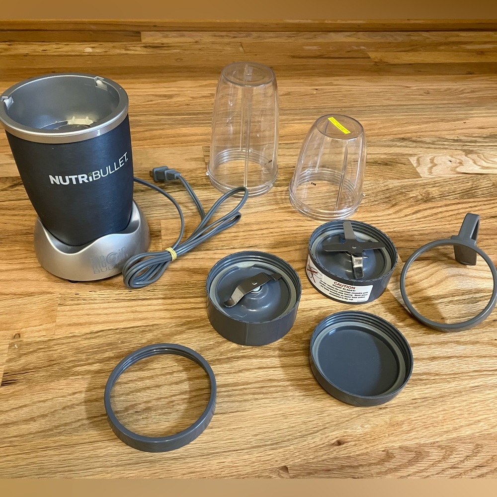 Nutribullet 8 piece full set 24oz blender juicer